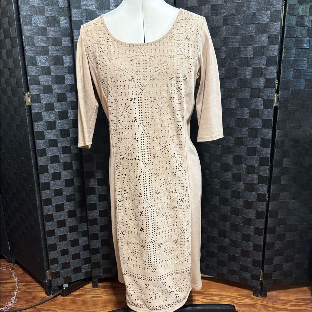 Nurture by Lamaze Tan Sheath Dress Scoop Neck Midi